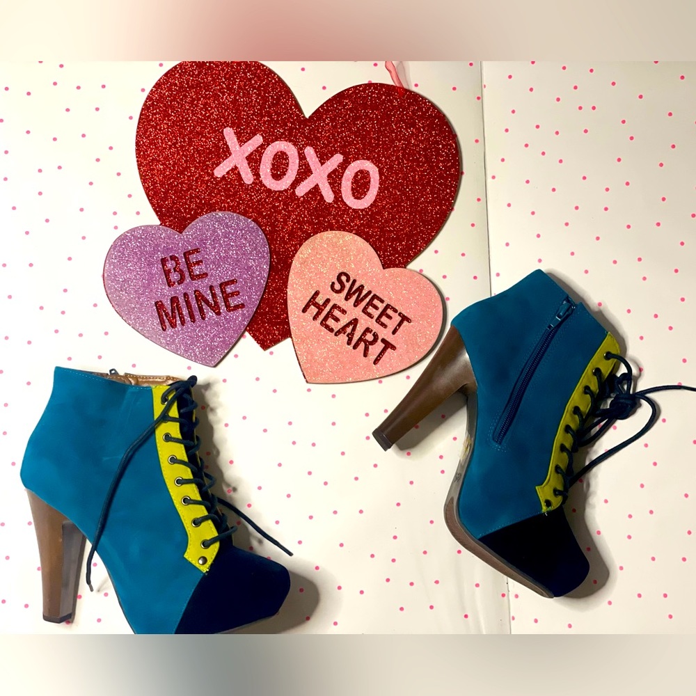 Heel boot